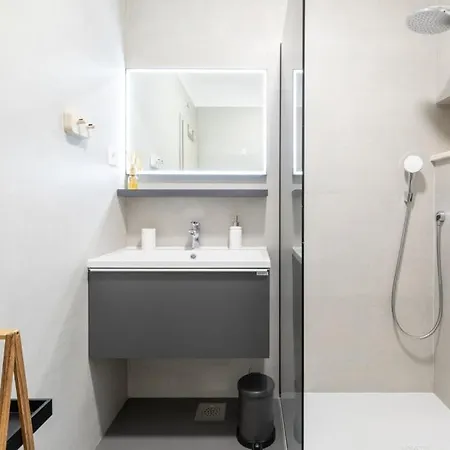 Erika By Guide * ヴェラ・ルカ